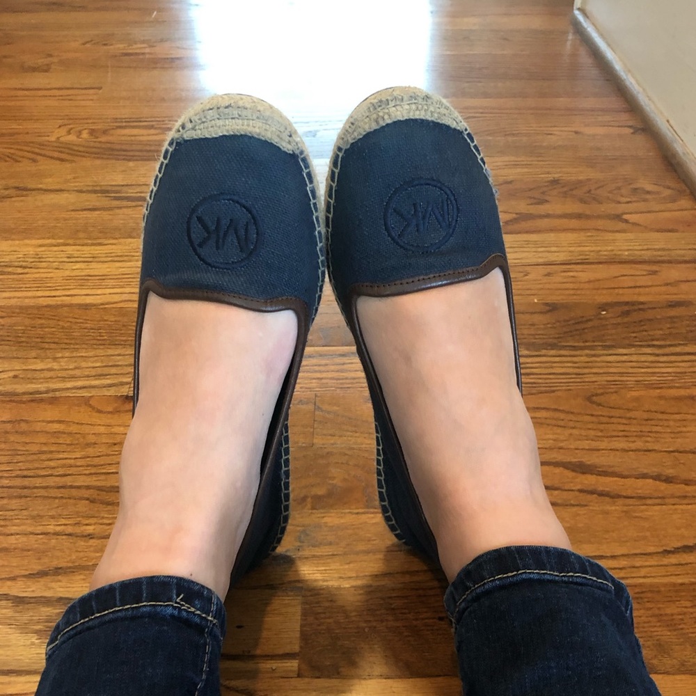 MK navy flats